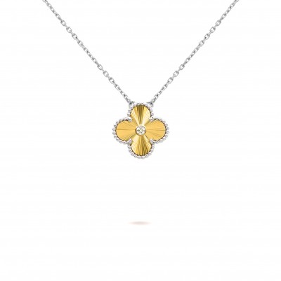 VAN CLEEF ARPELS VINTAGE ALHAMBRA PENDANT 400659